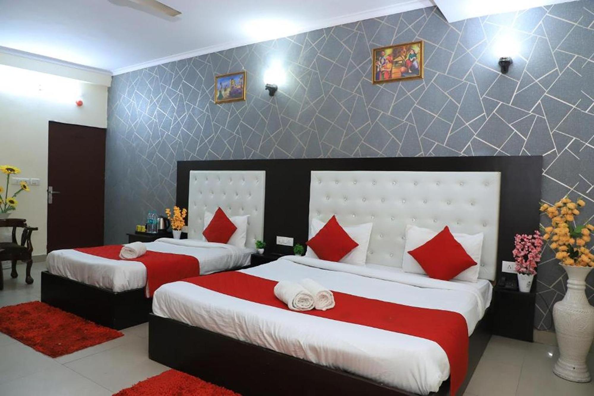 Hotel Global Inn By Quality Inn นิวเดลี ภายนอก รูปภาพ
