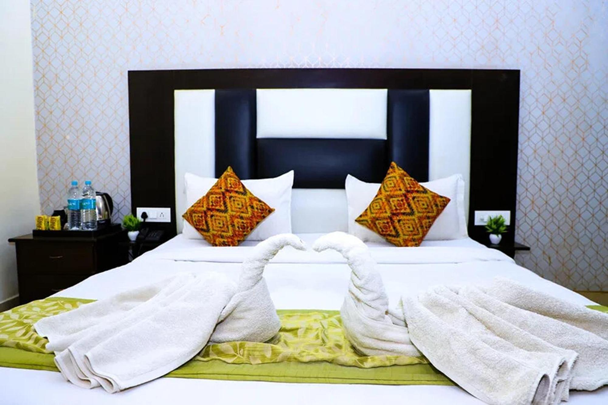 Hotel Global Inn By Quality Inn นิวเดลี ภายนอก รูปภาพ