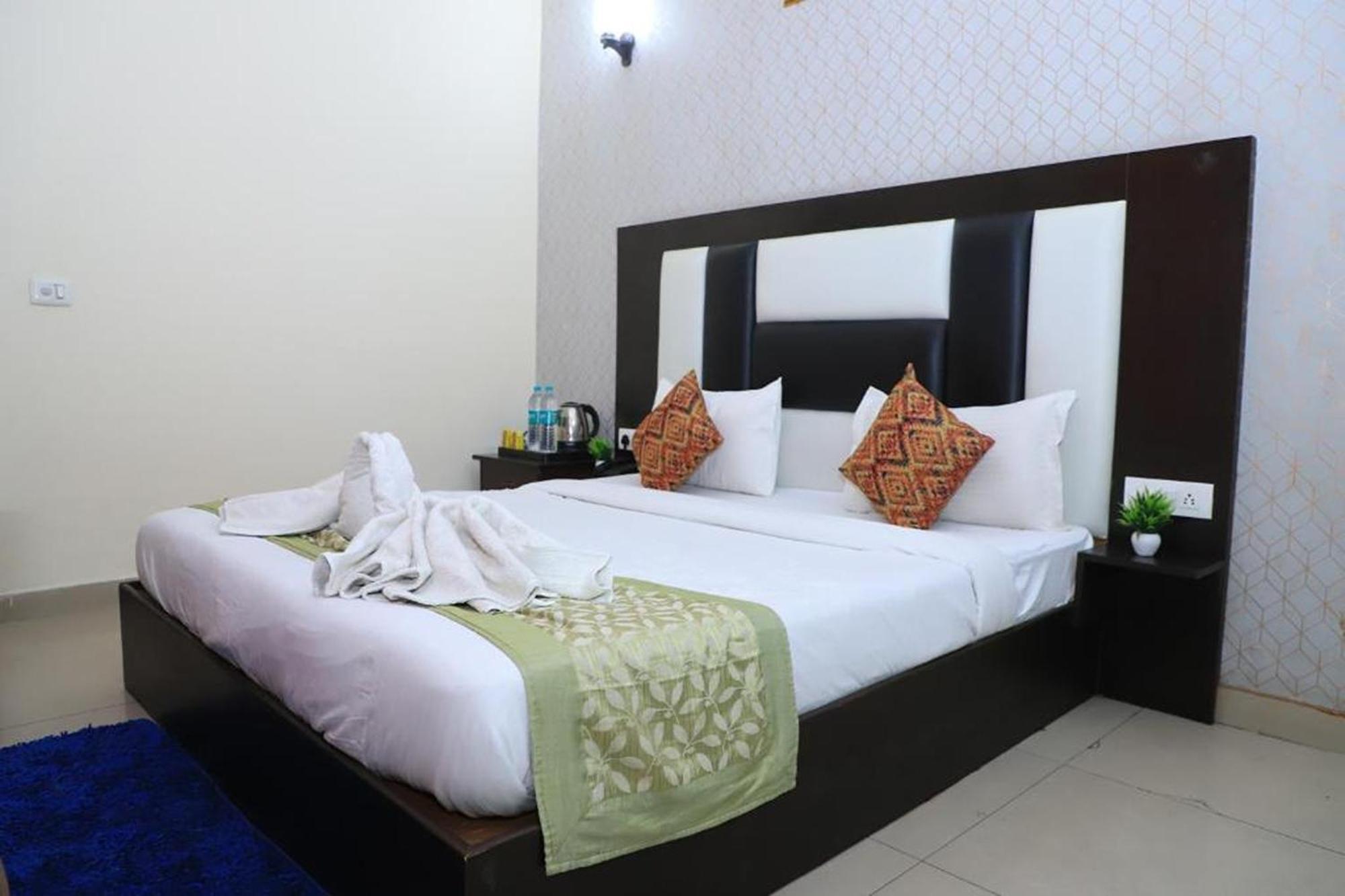 Hotel Global Inn By Quality Inn นิวเดลี ภายนอก รูปภาพ