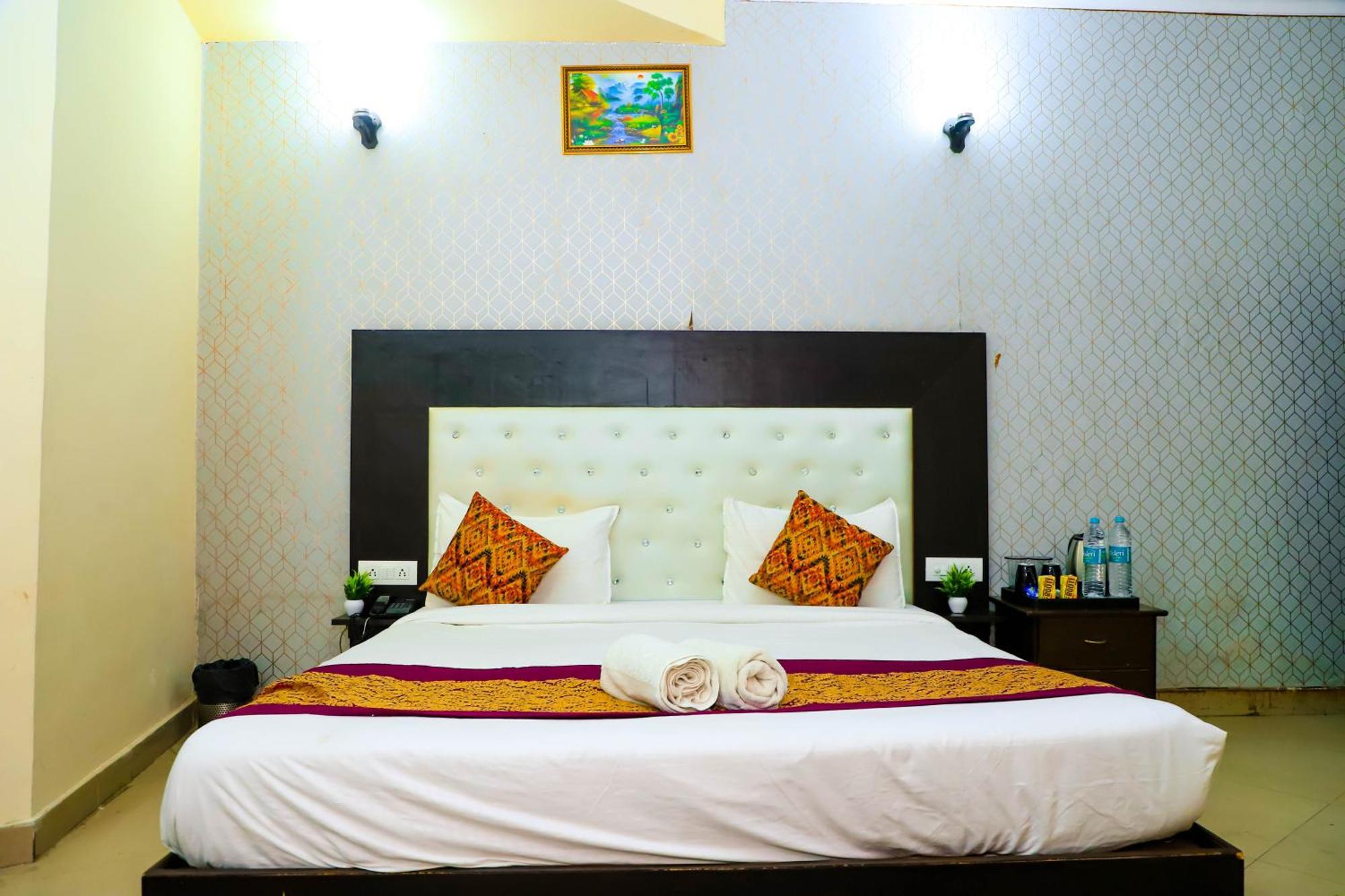 Hotel Global Inn By Quality Inn นิวเดลี ภายนอก รูปภาพ